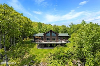 84 Twin Boulder Dr, Diamond Point, NY 12824