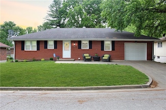 509 W 30th St, Higginsville, MO 64037
