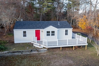 12 Tradewind Ln, Plymouth, MA 02360