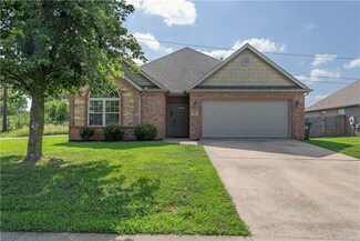522 Westbury St, Springdale, AR 72762