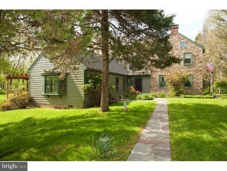 3050 Cooks Creek Rd, Riegelsville, PA 18077