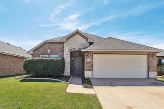 5717 Talons Crest Cir, Fort Worth, TX 76179