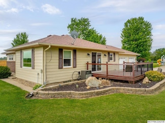 2805 Upper Greene Rd, Marble Rock, IA 50653