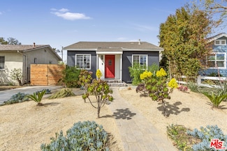 217 N Beachwood Dr, Burbank, CA 91506