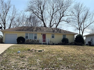 511 W 19th St, Higginsville, MO 64037