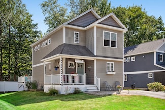 66 Calla Lily Ln, Wells, ME 04090