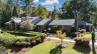 320 Long Glen Dr NW, Atlanta, GA 30327