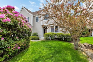 17 Hampton Ct, Mashpee, MA 02649