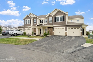 26 Jared Ct, Cohoes, NY 12047
