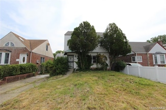 65-15 183rd St, Flushing, NY 11365