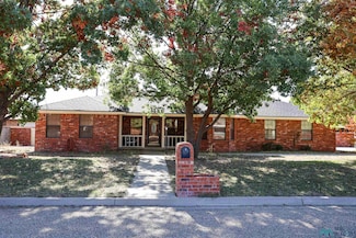 312 E 17th St, Portales, NM 88130