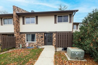 7303 Winthrop Way Unit 4, Downers Grove, IL 60516