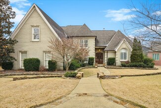 8959 Claiborne Farm Dr, Germantown, TN 38138