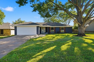 1887 Cliff View Dr, Lewisville, TX 75077