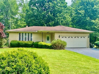 8240 Stahley Rd, East Amherst, NY 14051