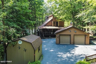 61 Deerfield Rd, Lake Ariel, PA 18436