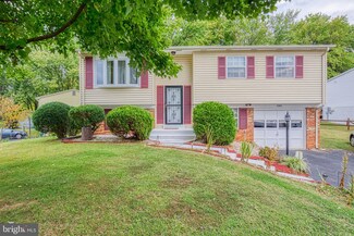 5581 Saint Charles Dr, Woodbridge, VA 22193
