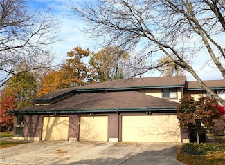 210 Teal Trace Unit 210, Cleveland, OH 44124