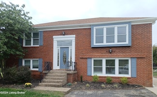 2506 Hounz Ln, Louisville, KY 40223