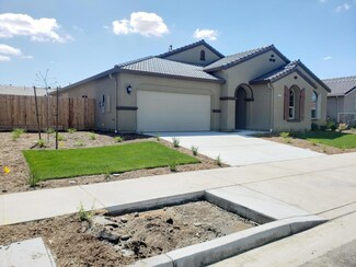 1631 W Tyler Ave, Visalia, CA 93291