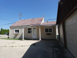 349 S Curtis Ave, Kankakee, IL 60901