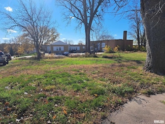 2124 2nd Ave, East Moline, IL 61244