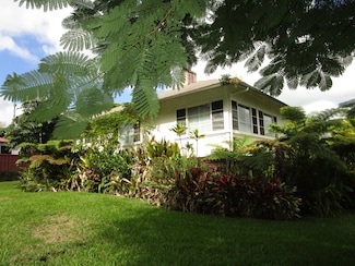 1494 Waianuenue Ave, Hilo, HI 96720