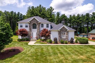 7650 Pinecrest Ln, Solon, OH 44139