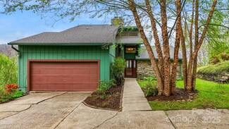 736 Banks Mountain Dr, Hendersonville, NC 28792