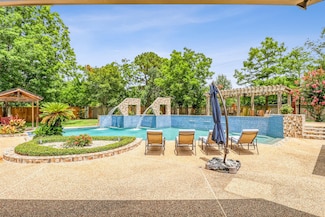 51 Wincrest Falls Dr, Cypress, TX 77429