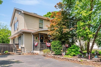 35 Cooke Ave, Holtsville, NY 11742