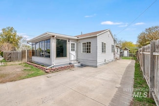 884 Sparks St N, Twin Falls, ID 83301