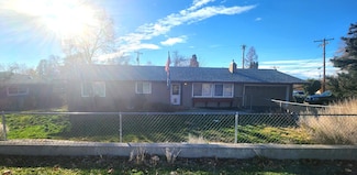 1902 Carlson Dr, Klamath Falls, OR 97603