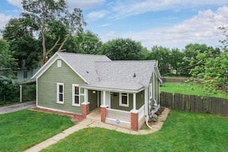 1311 W Grove St, Bloomington, IL 61701