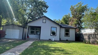 709 E Crafton St, Henrietta, TX 76365