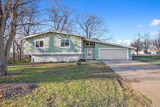 226 Clinton Dr, Herculaneum, MO 63048