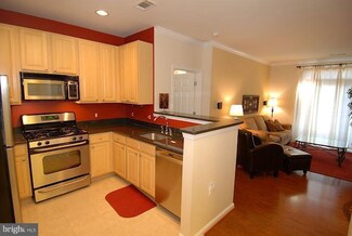 2055 26th St S Unit 5106, Arlington, VA 22206
