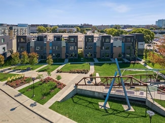 118 E Center St, Des Moines, IA 50309