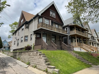 813 S 28th St, Milwaukee, WI 53215