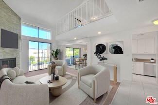 4311 Colfax Ave Unit 215, Studio City, CA 91604