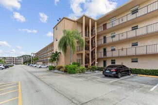 711 Lori Dr Unit 107, Palm Springs, FL 33461