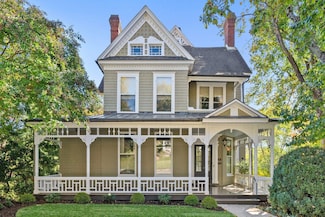 414 E Beverley St, Staunton, VA 24401