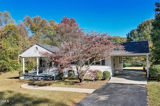 2329 Westover Dr, Reidsville, NC 27320