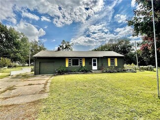 3115 Edwards Cir, Independence, MO 64052