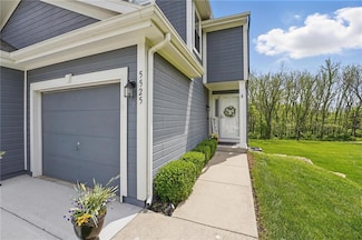 5525 NW Moonlight Meadow Dr, Lees Summit, MO 64064