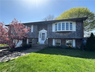 11 Pocono Rd, Middletown, RI 02842