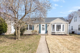 218 N Hawthorne Dr, South Bend, IN 46617