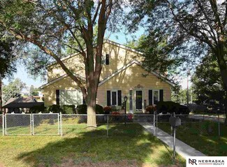 2532 N 71st St, Omaha, NE 68104