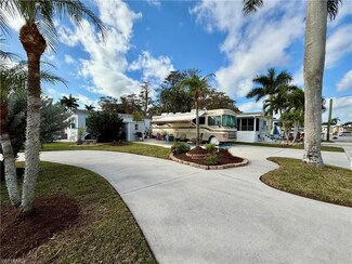 449 Cheetah Dr, Naples, FL 34114