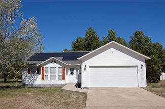 5711 Cedar Valley Dr, Poplar Bluff, MO 63901